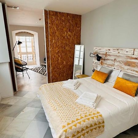Apartamentos Gadir Centro Cádiz Exteriör bild