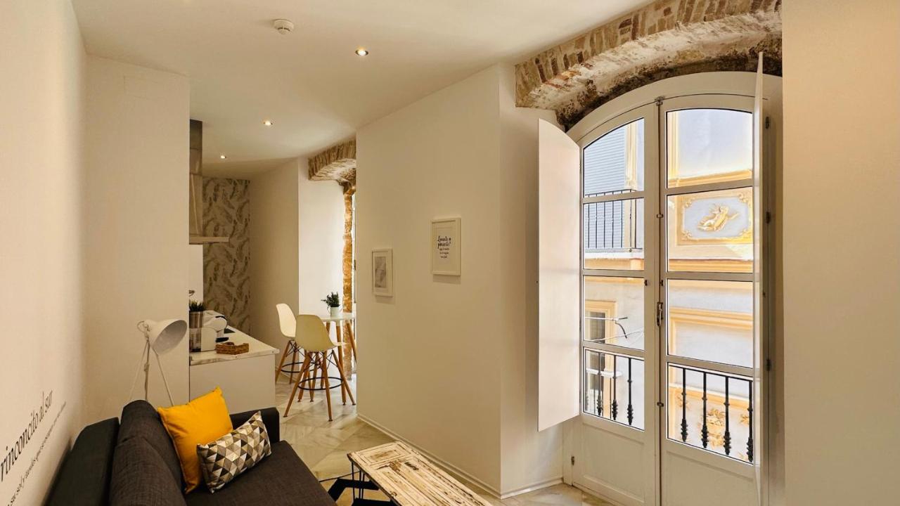 Apartamentos Gadir Centro Cádiz Exteriör bild