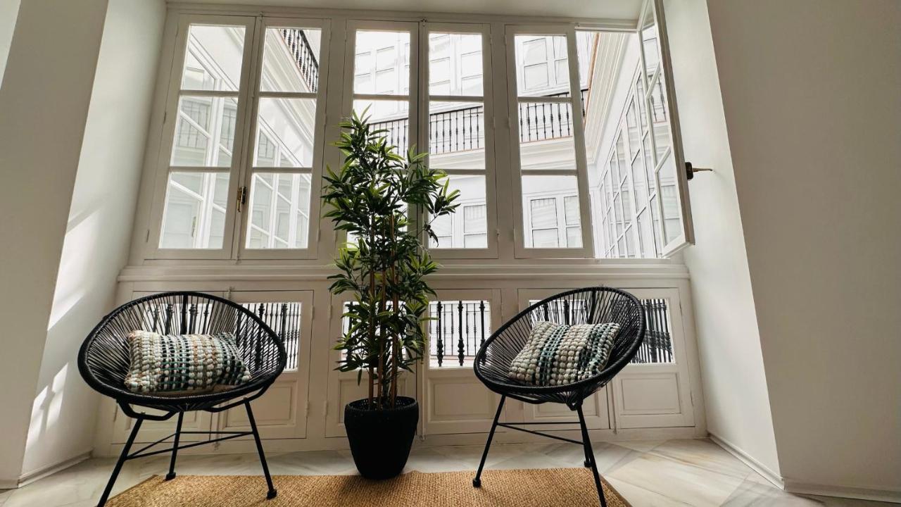 Apartamentos Gadir Centro Cádiz Exteriör bild