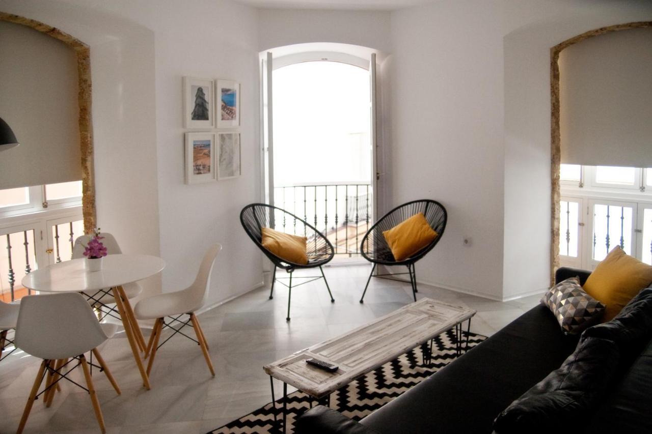 Apartamentos Gadir Centro Cádiz Exteriör bild