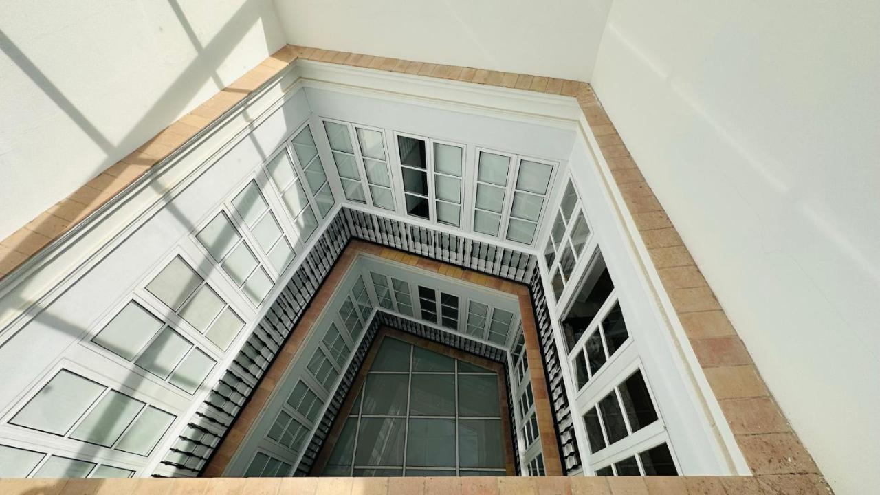 Apartamentos Gadir Centro Cádiz Exteriör bild
