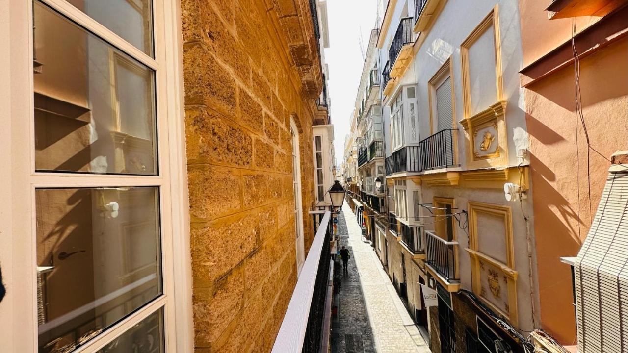 Apartamentos Gadir Centro Cádiz Exteriör bild
