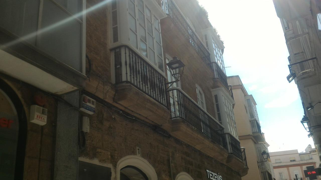 Apartamentos Gadir Centro Cádiz Exteriör bild